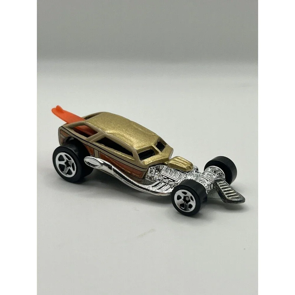 Hot Wheels 1999 First Editions  Vintage Gold Surf Crate & Surfboard Toy Car MINT